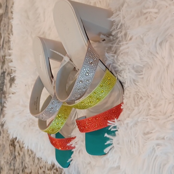 KARL LAGERFELD PARIS Women's Rickie Slip On Rhinest Embellished Dress Sandal 11M - Picture 6 of 16